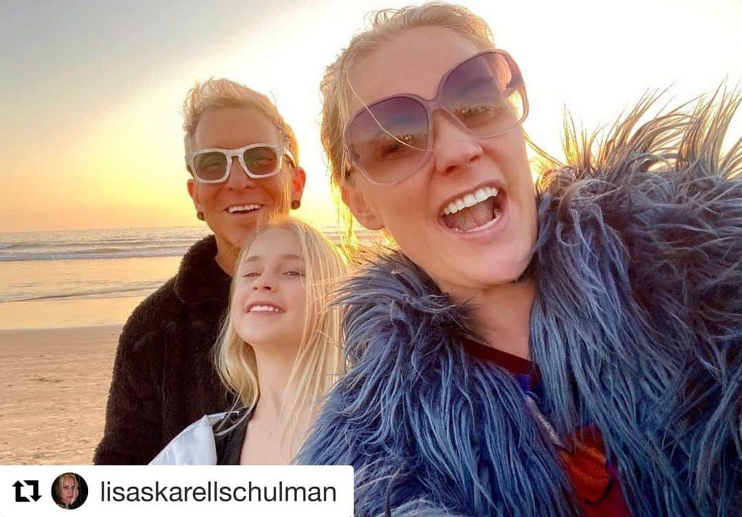マーク・シュルマンさんのインスタグラム写真 - (マーク・シュルマンInstagram)「Lovely Thanksgiving on the beach with my girls… Perfect sunset #gratefullife」11月28日 2時52分 - markyplanet
