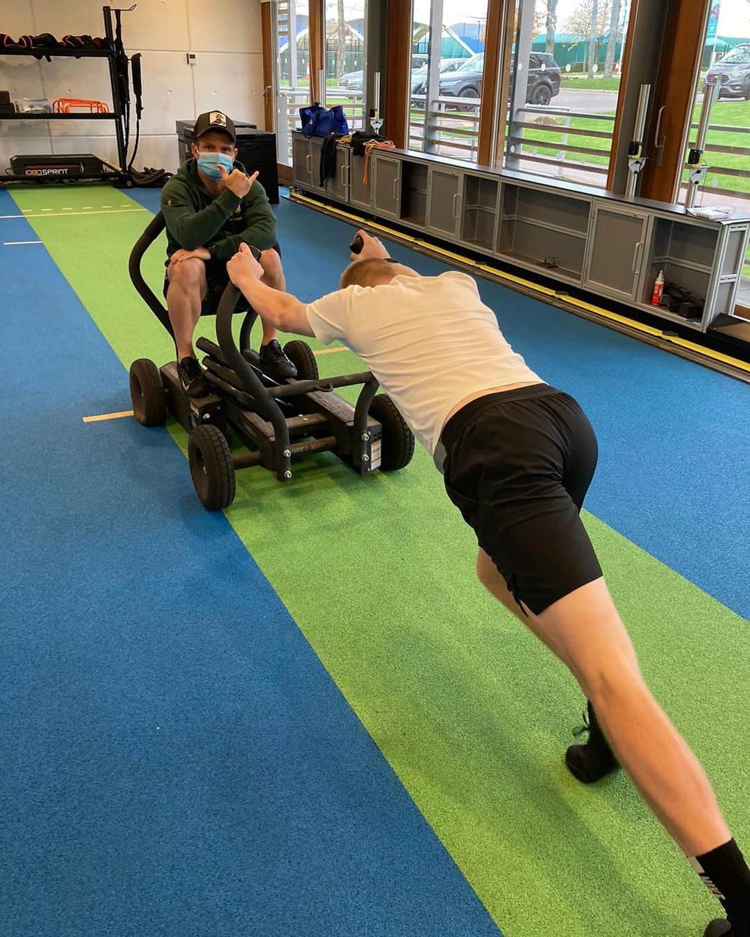 カイル・エドマンドのインスタグラム：「Training Hard 💪🏼  #tennistraining #fitness #tennis🎾 #gymmotivation」