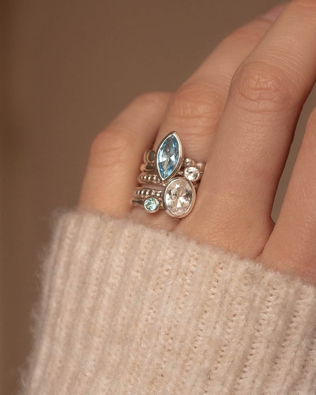 ダウアー&ホールさんのインスタグラム写真 - (ダウアー&ホールInstagram)「“Serenity is not freedom from the storm, but peace amid the storm.” — Our Serenity Twinkle Rings stack features beautiful hues of white and blue, creating a relaxing and peaceful aesthetic. A perfect gift to bring some calm at the end of this hectic year.⠀⠀⠀⠀⠀⠀⠀⠀⠀」11月28日 3時10分 - dowerandhall