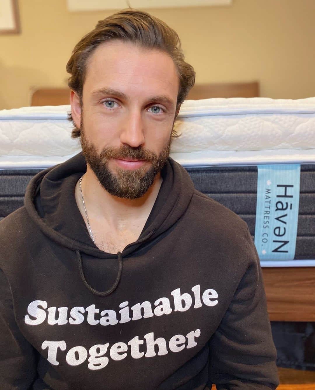 ディラン・モスコビッチのインスタグラム：「BIG shoutout to @havensleepco for changing our sleep game with the 14” Lux Hybrid mattress!⁠ ⁠ Why Haven? Well...⁠ . ⁠  - They were designed initially with athletes in mind so they paid close attention to detail with how the mattress supports our bodies. ⁠  - Haven mattresses are Canadian made and the company is family owned.⁠  - But, probably my favourite part, they are sustainably sourced and made from 100% plant based materials! So, just by sleeping on a plant-based Haven mattress, you’re not only sleeping more naturally, you’re sleeping better knowing that you’re doing one more thing to help save the planet. ⁠ .⁠ Haven's mattresses come in several different models and specifications  that all arrive at your doorstep, boxed and packaged, in 100% recycled cardboard and paper! ⁠ .⁠ !!!As well, Haven Sleep Co donates 1 mattress to charity for every 10 mattresses purchased. TELL EVERYONE 🗣!!!⁠ .⁠ So if you want to up your sleep game while supporting a local and sustainable company, I highly recommend checking Haven out as they offer a 100 night free trial with free returns if you’re not completely in love. Black Friday sales happening now! Use code HAVENATHLETE to save $50 off of luxury mattresses! ⁠ .⁠ .⁠ #Haven #HavenMattress #HavenSleepCo #Sustainable #PlantBased #Vegan #CanadianMade #IslandOfBrian #HGTV #Luxury #MattressInABoxv」