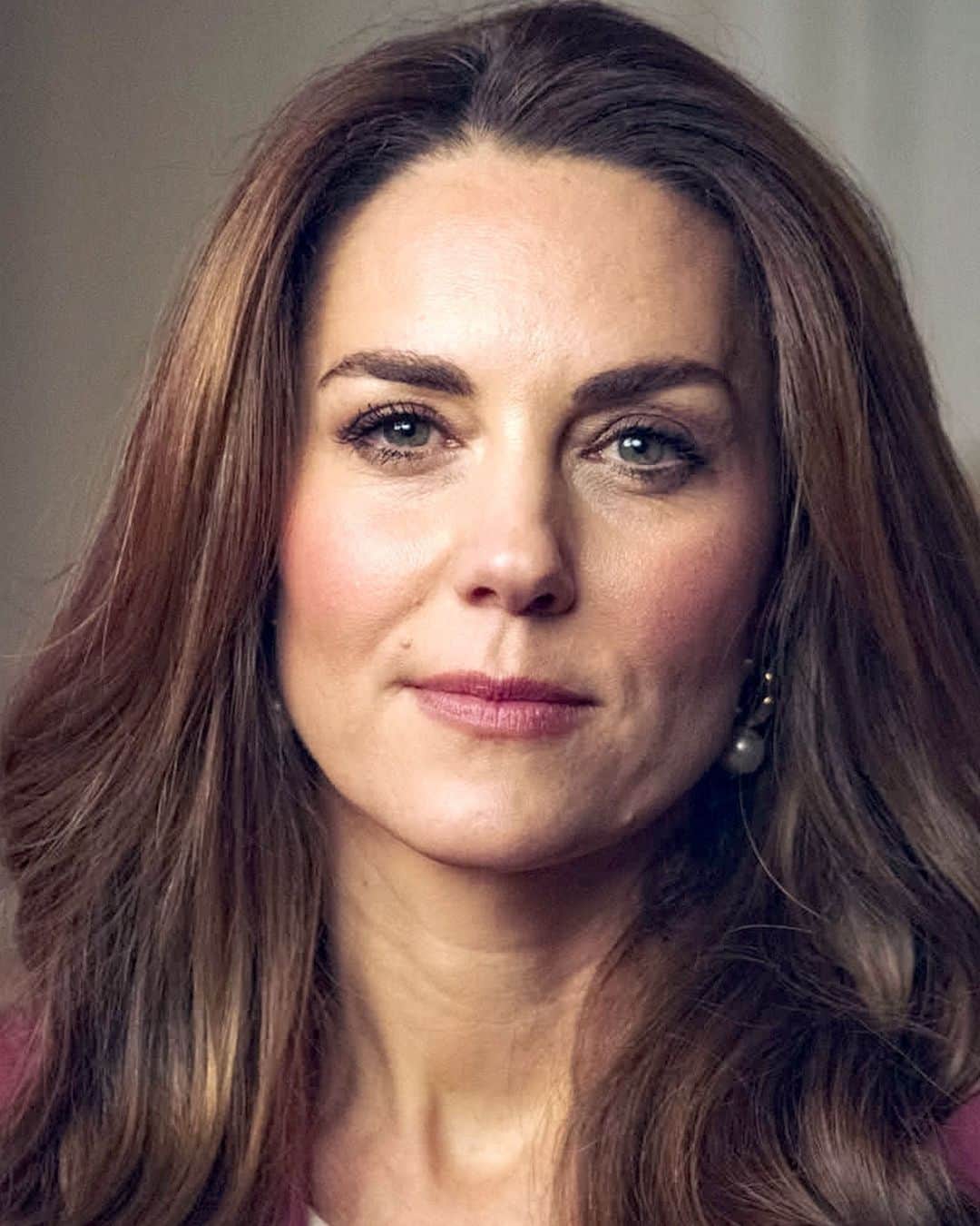 British Vogueさんのインスタグラム写真 - (British VogueInstagram)「"The early years are not simply about how we raise our children. They are in fact about how we raise the next generation of adults. They are about the society we will become.” The #DuchessOfCambridge today unveiled key findings from the landmark study of early years education she has spearheaded. Click the link in bio for more on how the first five years of a child’s life can shape their development, and to hear more insights from the Duchess’s survey.」11月28日 3時30分 - britishvogue