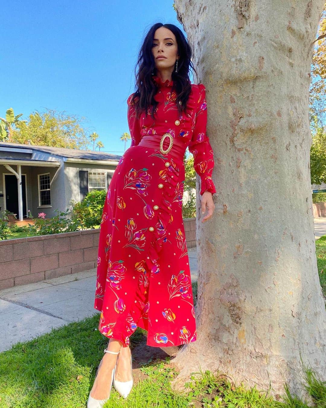 アビゲイル・スペンサーのインスタグラム：「Post-Thanksgiving holiday party in the front yard. 💃🏻🌳❤️. 📷 @claytonhawkins」