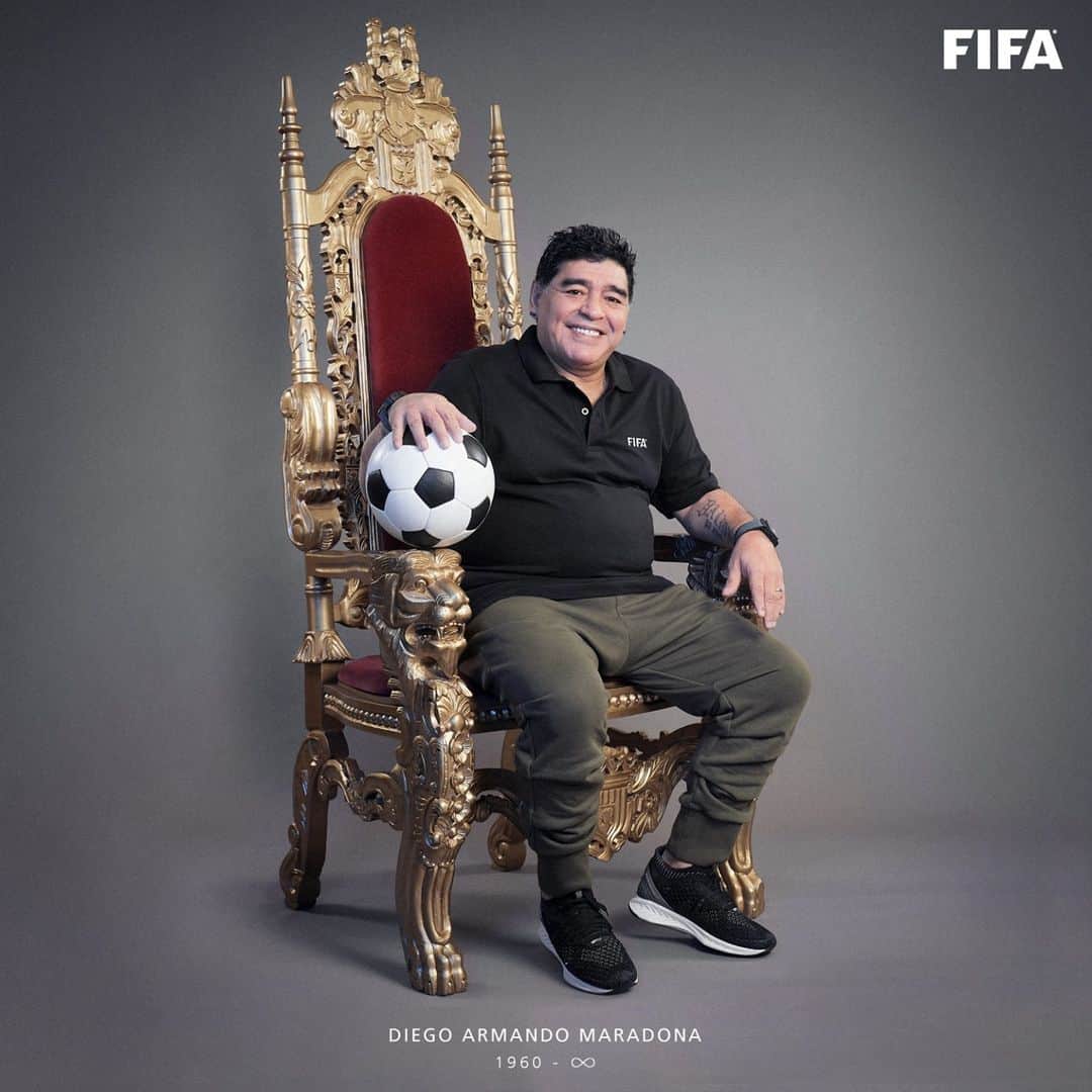 FIFAワールドカップさんのインスタグラム写真 - (FIFAワールドカップInstagram)「Diego Armando Maradona, 1960 - ∞ 👑  Hasta siempre, Diego」11月28日 3時46分 - fifaworldcup