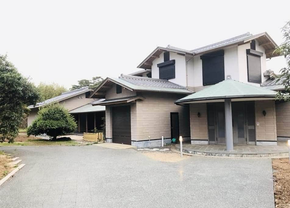 八木さやのインスタグラム：「わあ❗ビフォーアフターできる写真めっけ❗リフォームする前のうちです✨」