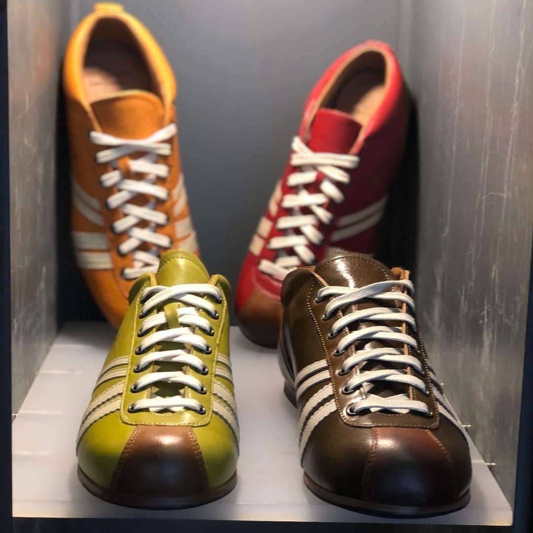 のインスタグラム：「New in Store & online Shop !!! New Collection AW 20/21 #zehaberlin #zeha #liga #sneakeraddict #sneakers #derby #heritage #fussball #profilsohle #autunnoinverno20202021 #vintagesportswear #soccer #fussbalschuhe #sport #vintagesport #calcio #sport #berlin #pictureoftheday #oldgermanbrand #berlinstyle #shoes #scarpe #wintersneakers #calzature #luxurysneakers #winter #nikolaus #weihnachtsdeko #weihnachten」