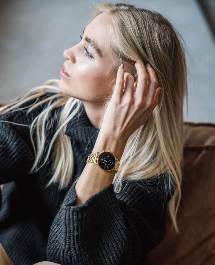 Kapten & Sonさんのインスタグラム写真 - (Kapten & SonInstagram)「'Let your soul glow.' ✨ Shop now with 20% off! 🖤 Our beloved watch Chrono Small Gold “Black Steel” is always a perfect match to your casual look. #bekapten #kaptenandson⁠ .⁠ .⁠ .⁠ #watch #style #fashion #fashionlover #outfitinspiration #ootd #fashionable #details #casual #look ⁠」11月28日 4時30分 - kaptenandson
