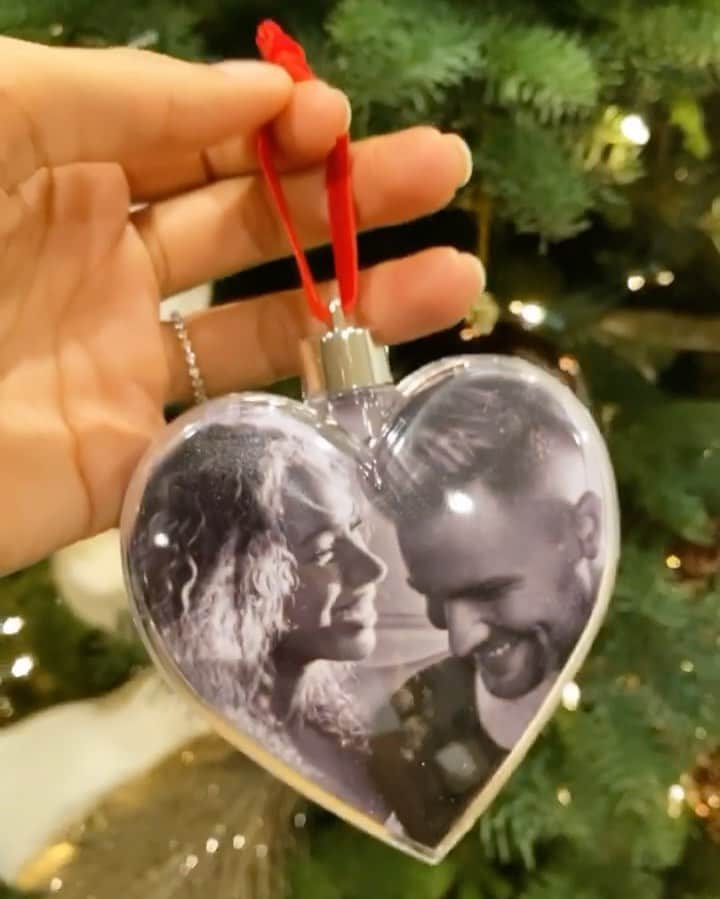 レオナ・ルイスのインスタグラム：「✨🌲✨」