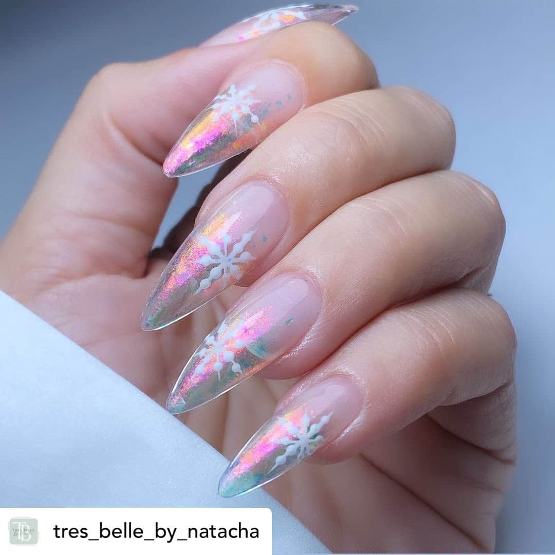 Nail Designsさんのインスタグラム写真 - (Nail DesignsInstagram)「Credit • @tres_belle_by_natacha Christmas nails are happening! Using @sna_professional Quick Tips in Almondetto. Hand painted snowflakes using @magpie_beauty art gel in White.   .  #nailextensions #longnails #christmasnails #snowflakenails #opalnails #nails #nailsofinstagram #nailart #nailsoftheday #notd #nailinspo #snaprofessional #swindonsalon #swindonbeauty #swindonnails #wroughton #gelnails #gel #gelpolish #showscratch #nailitdaily #nailspafeature #fashion #beauty #manicure #christmas #icenails」11月28日 14時28分 - nailartfeature