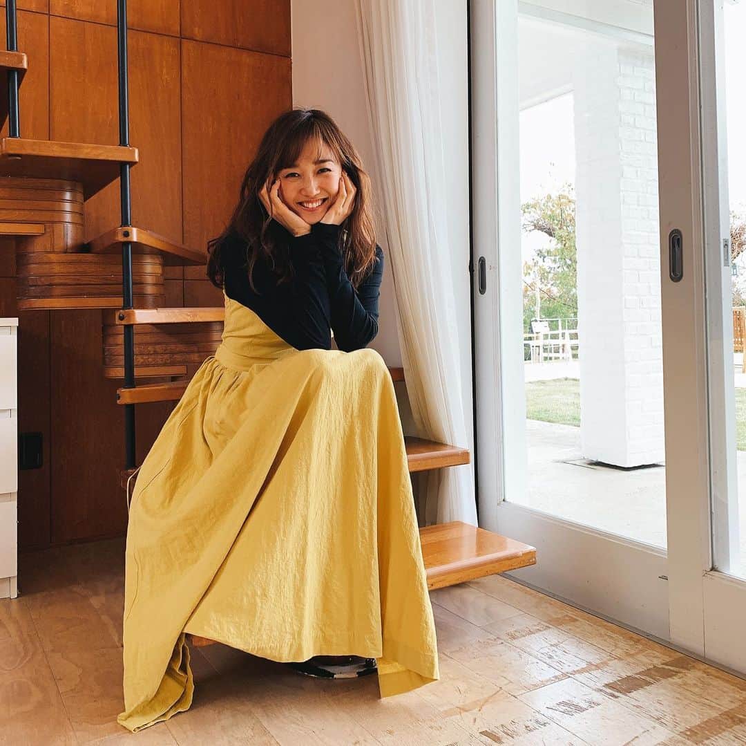 神田咲実さんのインスタグラム写真 - (神田咲実Instagram)「@miilean_official  🟡💛🍂  タートルで合わせられる 夏のワンピ好き💛  そうすると長いシーズン楽しめちゃうから☺️  Direction by 美優☺️ @miyu11_20   これから届く冬物も楽しみ💛  #miilean#美優 #onepiece#ootd#fashion」11月28日 14時34分 - sakimikanda