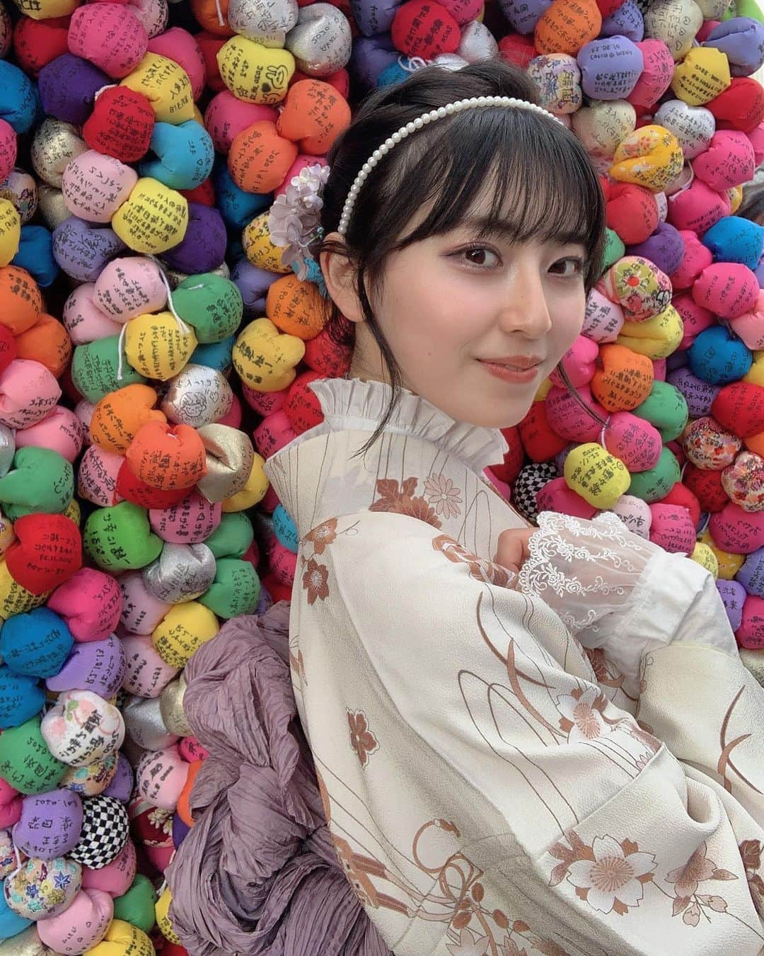 斎藤まりなのインスタグラム：「着物にレースとかフリル合わせるの夢だったから幸せ🥰🤍 #着物レンタル  #着物ヘア  #レンタル着物岡本」