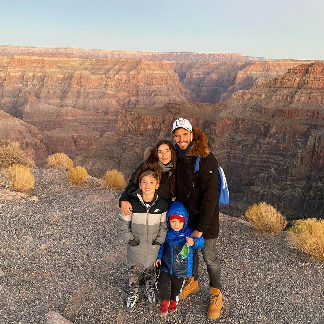 エミリアーノ・インスアのインスタグラム：「El Gran Canyon 🏜🌄  ph: @tashachao」