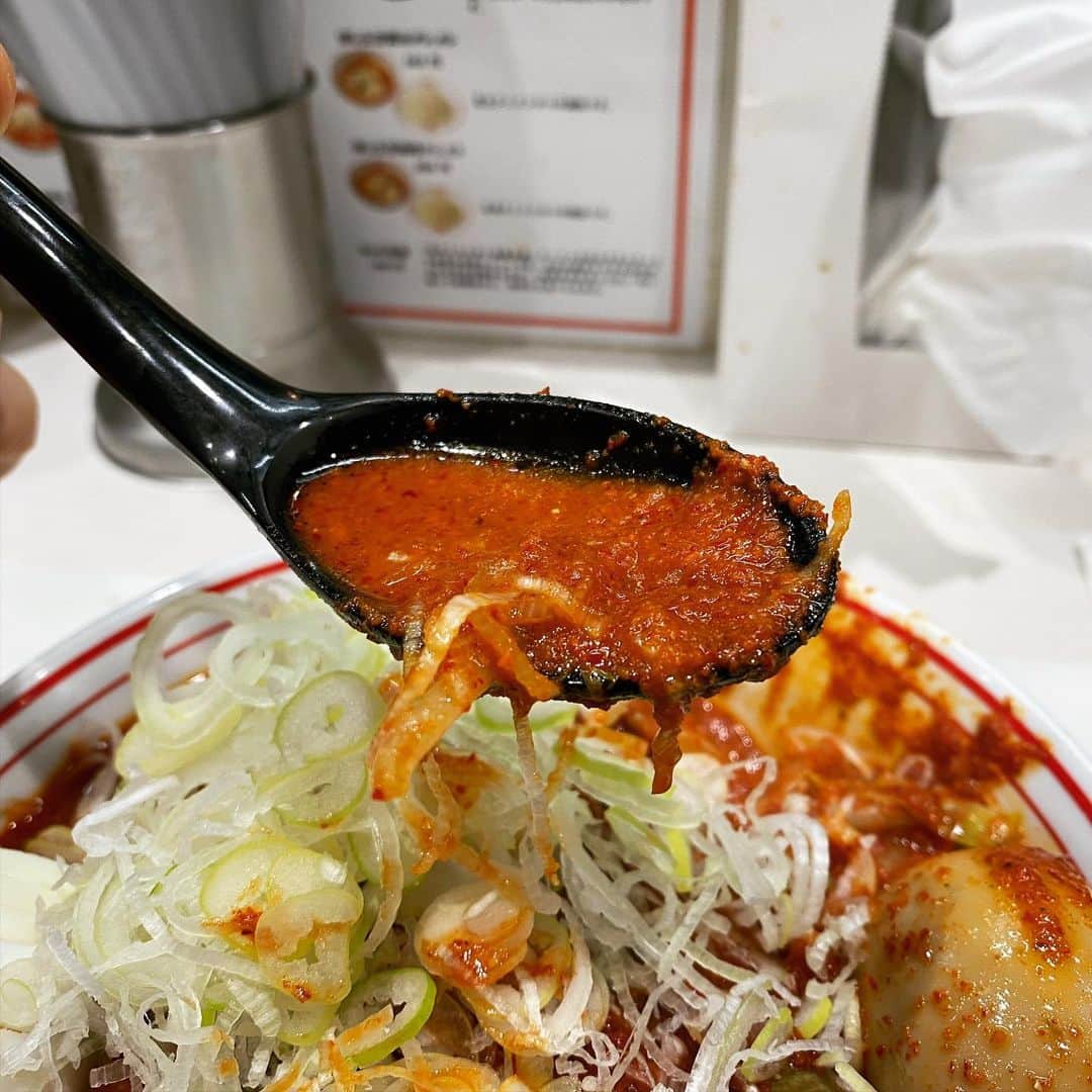 rasuさんのインスタグラム写真 - (rasuInstagram)「蒙古タンメン中本川崎店 北極やさいシャキシャキ10倍麺半分 北極味玉ゆでたまごネギほうれん草  今日も北極やさいシャキシャキは最高だった…  限定じゃないの久々٩( ᐛ )و  さぁ帰って仕事しよ←  #蒙古タンメン中本 #蒙古タンメン中本川崎店 #北極やさいシャキシャキ #ラーメン」11月28日 14時53分 - rashu_eat