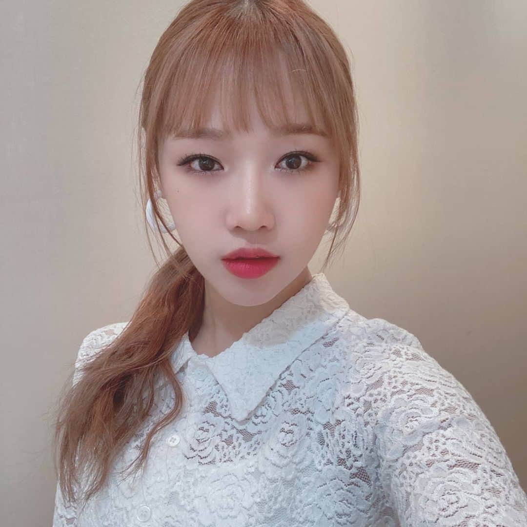 チェ・ユジョンのインスタグラム：「🌻🌻 #위키미키 #WEKIMEKI #CHOIYOOJUNG #최유정 #YOOJUNG #유정」