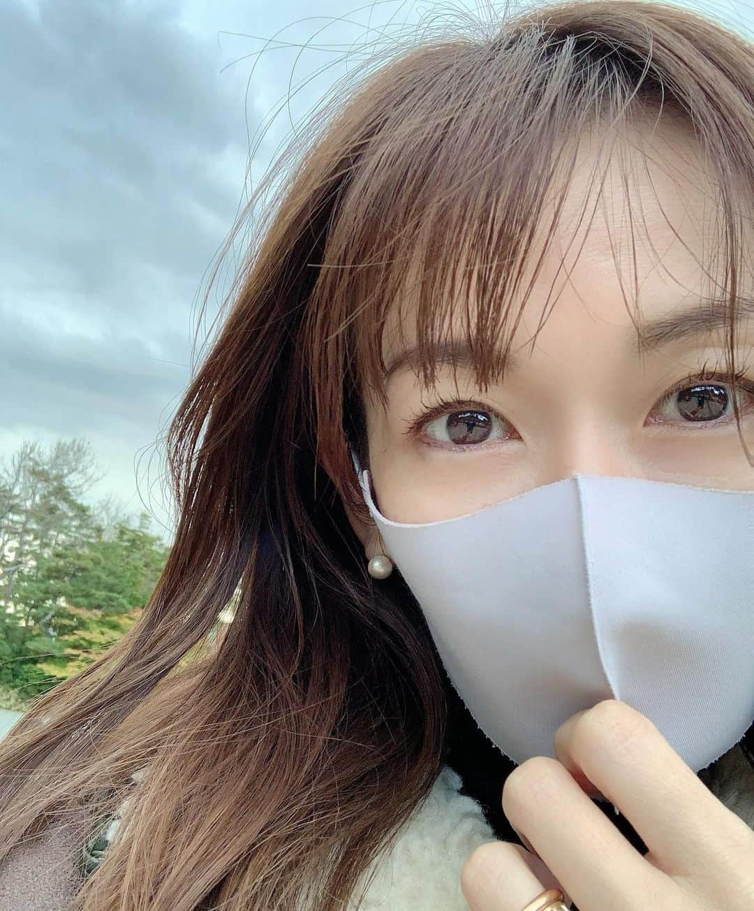 大河内奈々子のインスタグラム：「・ ・ 明日は　@mybeachjp のインスタライブ。 my beach の初の試みの online marketで　ナビゲーターを務めさせて頂きます❗️  日に日にそわそわが増しています😅  クリエーターの方々の作品を　みなさんにキチンとお伝え出来るように頑張ります❤️  インスタライブは　@mybeachjp のアカウントからご覧いただけます❗️ 11/29 10:00〜　 です❤️  クリエーターの皆様　my beachファンの皆様　どうぞよろしくお願いいたします❤ @mybeachjp #インスタライブ #インスタライブ生配信 #皆さんよろしくお願いします❤️  @kahalewai_3」