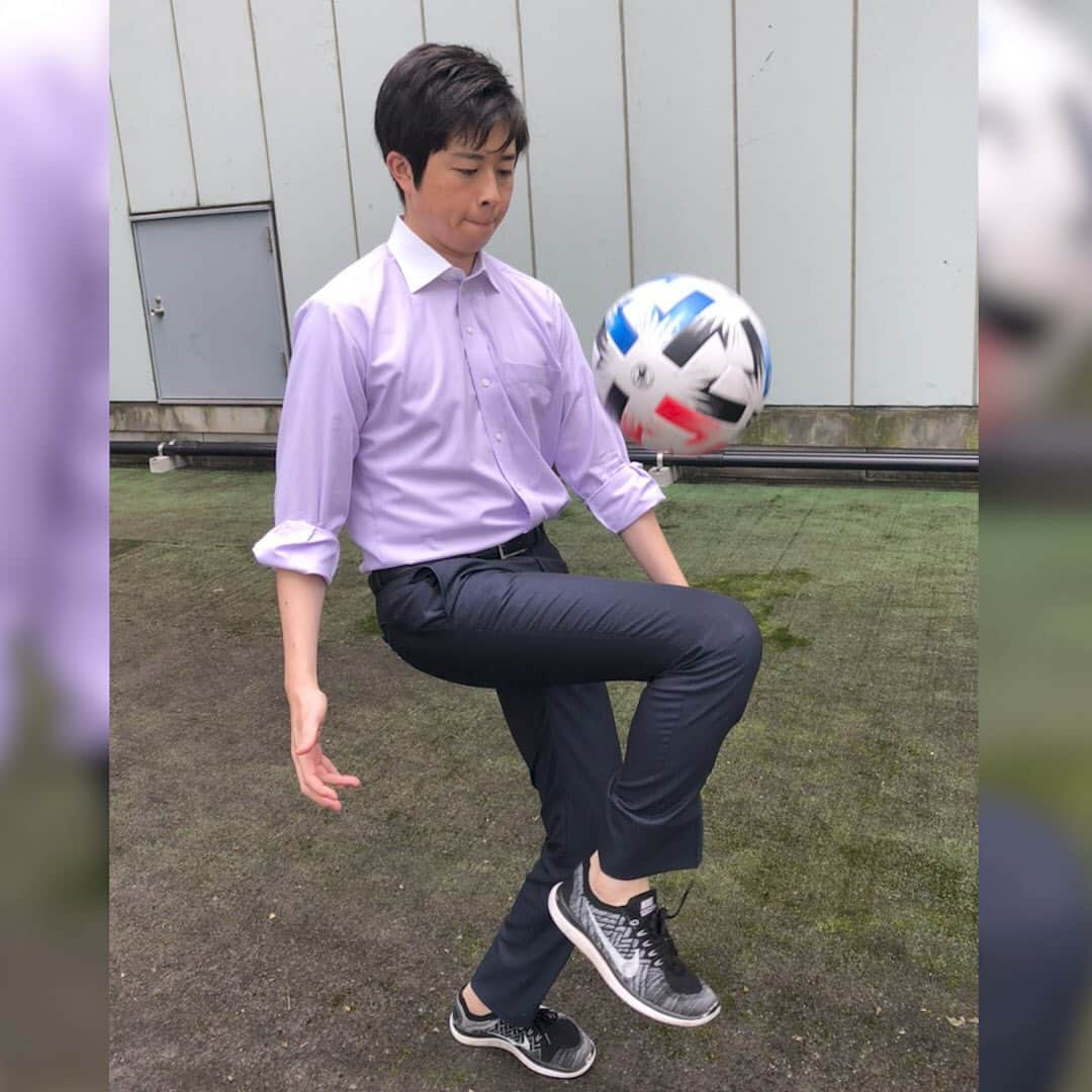 TBSアナウンサー公式さんのインスタグラム写真 - (TBSアナウンサー公式Instagram)「.﻿ ⚽スパサカInstagram企画⚽ ﻿ リフティングチャレンジ！！！﻿ ﻿ 第１７回は「あさチャン！」や「Nスタ」担当﻿ 熊崎風斗(かざと)アナウンサー！！！﻿ 学生時代は陸上部！！﻿ ﻿ 本番前の意気込みでは﻿ 「非サッカー部の男性アナウンサーで﻿ No.1を目指します⚽️‼️」とやる気は十分😊﻿ ﻿ 現在、サッカー未経験者の中ではTBS男性アナウンサー﻿ トップは杉山アナの３２回。﻿ この記録、越えられるのか⁉️﻿ ﻿ 杉山アナ同様に「膝」がポイントだと語っていた﻿ 熊崎アナでしたが思わぬ結果に…😵﻿ ﻿ リフティング動画＆プレゼント企画はスーパーサッカーInstagramで﻿ ご覧ください！﻿ .﻿ .﻿ .﻿ .﻿ .﻿ #スーパーサッカー#スパサカ#リフティングチャレンジ ﻿ #上村彩子#渡部峻#田村真子#国山ハセン#篠原梨菜﻿ #良原安美#喜入友浩#山形純菜#山本里菜#宇内梨沙﻿ #小林廣輝#杉山真也#宇賀神メグ#小林由未子﻿ #熊崎風斗#伊藤楓#プレゼント企画」11月28日 15時10分 - tbs_annogram