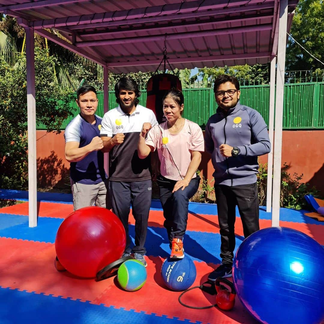Mary Komのインスタグラム：「Crawling is Acceptable, Falling is Acceptable, Puking is Acceptable, Crying is Acceptable, Blood is Acceptable, Pain is Acceptable  BUT QUITING IS NOT..With my young energy team. Thank you @olympicgoldquest @chhotelal_boxing_coach @sumyahalder」