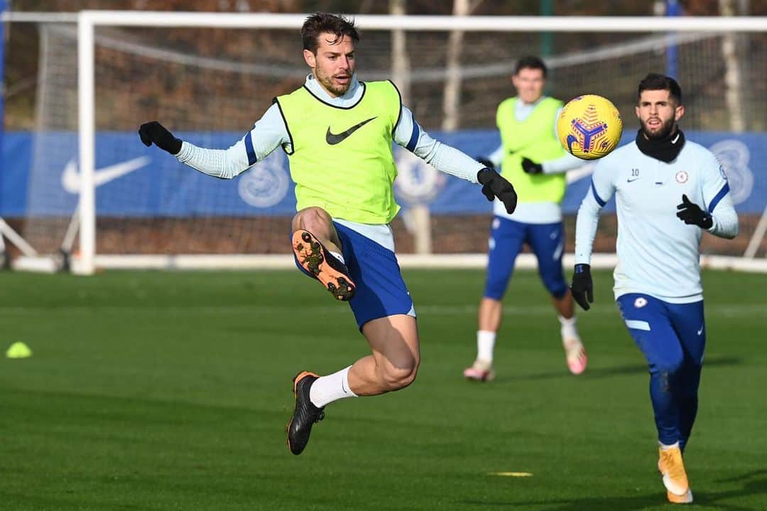 セサル・アスピリクエタのインスタグラム：「Big game coming up! Let’s go! 💪🏻#CFC」