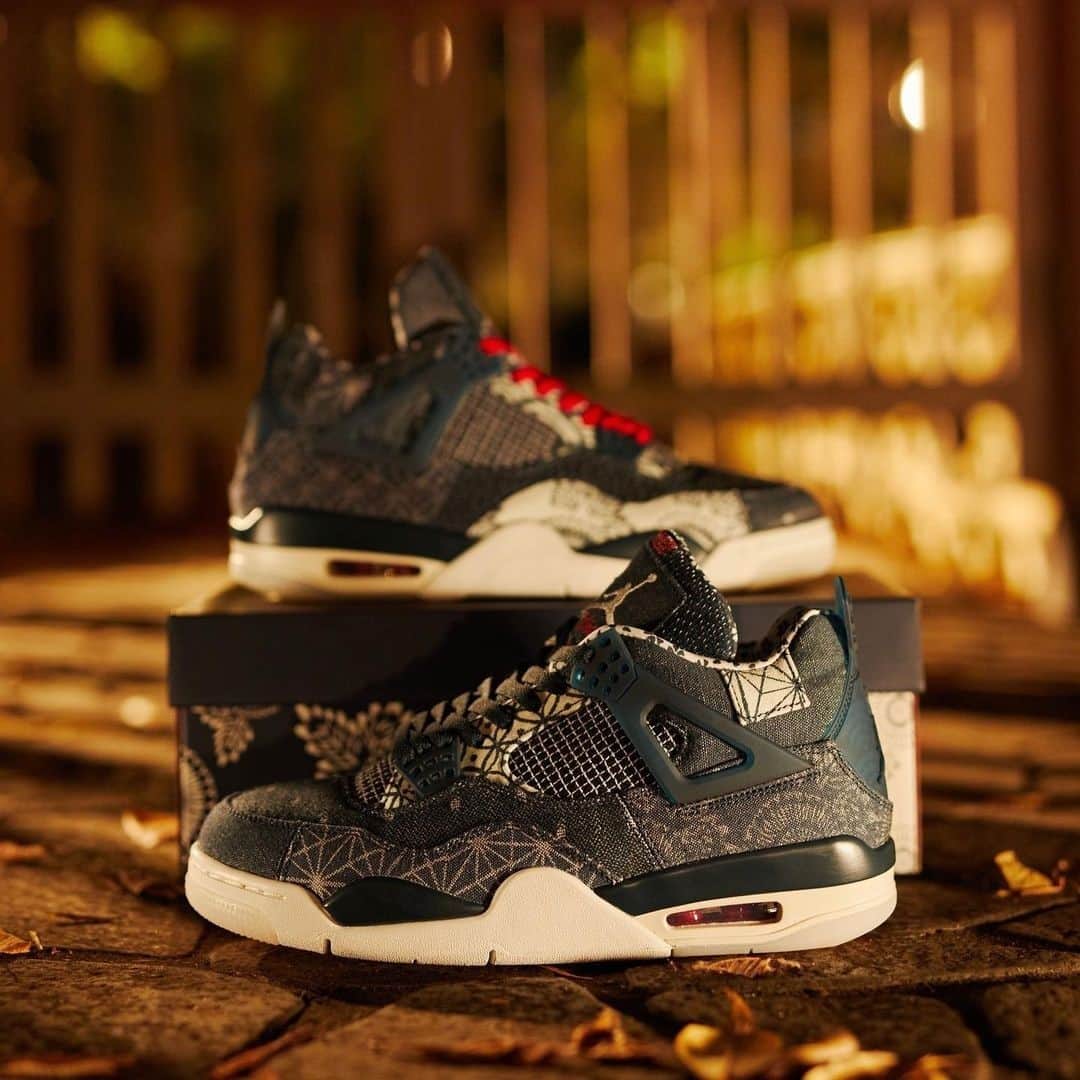 Sneaker News x Jordans Dailyさんのインスタグラム写真 - (Sneaker News x Jordans DailyInstagram)「Another detailed look at the Air Jordan 4 "Deep Ocean." Currently set to release next month on December 5th. Hit the link in the bio for a peek at official images #jordansdaily⁠ ⁠ Photo: @atmos_tokyo⁠ ⁠」11月28日 7時01分 - jordansdaily