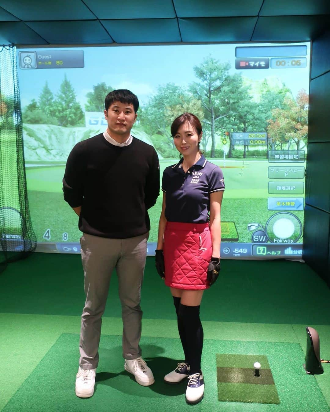 ImotoEtsuyo さんのインスタグラム写真 - (ImotoEtsuyo Instagram)「AIを使ったスイング診断で 弱点を分析！ @conver_golf_lab の ティーチングプロに レッスンして頂きました！  事前に私のスイング動画を 送り、詳しく分析済みでしたので 昨日はそれを元にレッスンスタート！  飛距離を伸ばしたいとリクエスト。 飛距離アップのためには 身体の回し方が大切！  私、回しているつもりでしたが 正しく回っていなかったのです… その辺をご指導頂きました。  丁寧でわかりやすかったなぁ。  この感覚を忘れないように 家でも鏡見ながら練習しよう！ ・  @kimiyo.f  さんと打ち合わせなしの #お揃いコーデ でテンションも上がりました♪  ・  @conver_golf_lab  独自の革新的プログラムで、 上達へ最短距離でナビゲート。 誰でも圧倒的に上達できると評判！  こんな方にオススメです。 ●短時間で成果を出したい　 ●悪い癖を直したい ●ミスショットをなくしたい　 ●ゴルフを基礎からしっかり学びたい ●ゴルフを始めたばかりで練習法がわからい  私は今度、ラウンドレッスンも お願いする予定です。  ・  #コンバーゴルフラボ #ゴルフレッスン #スイング動画 #ゴルフスイング #スイング改善 #スイング分析 #AI診断 #筑波 #ゴルフ女子 #ゴルフ好きな人と繋がりたい  #キャロウェイ #ゴルフウェア  #golf  #ゴルフ上手くなりたい」11月28日 7時18分 - bisuhada