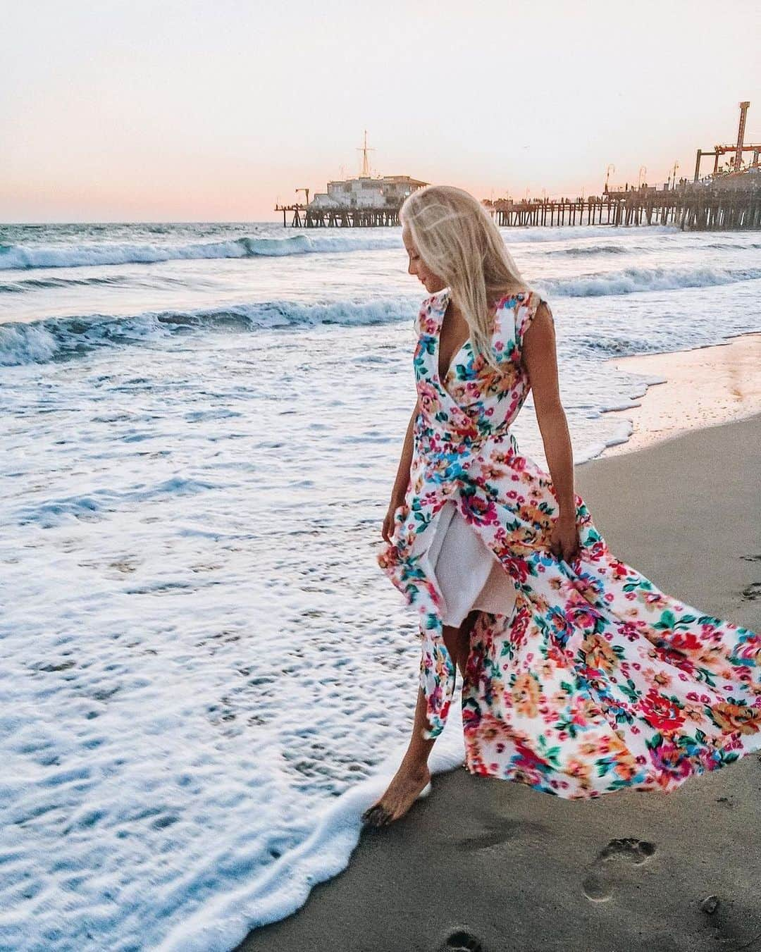 ユミキムさんのインスタグラム写真 - (ユミキムInstagram)「#FBF with one of our favorite maxis - The Swept Away. 🌸」11月28日 7時33分 - yumikim