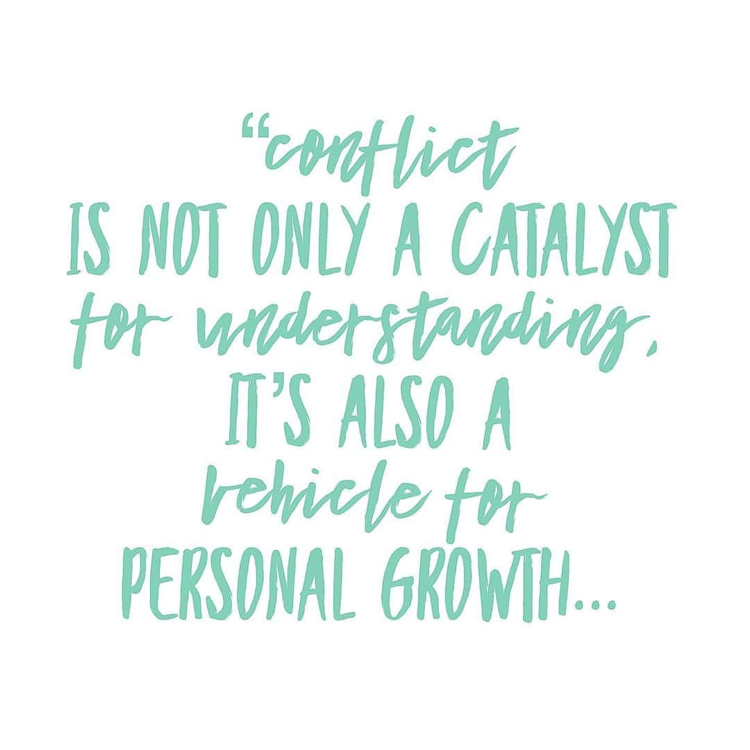 ブリアンナ・ブラウンのインスタグラム：「Love this perspective and Gottman materials. Highly recommend checking them out! ❤︎❤︎❤︎ “Conflict is not only a catalyst for understanding, it’s also a vehicle for personal growth. I like to think of relationship conflict like an oyster. Oysters don’t intend to make beautiful pearls. Instead, pearls are a byproduct of the oyster reducing irritation created by grains of sand. In the same way, conflict can inadvertently create connection and closeness.” -Gottman Institute」