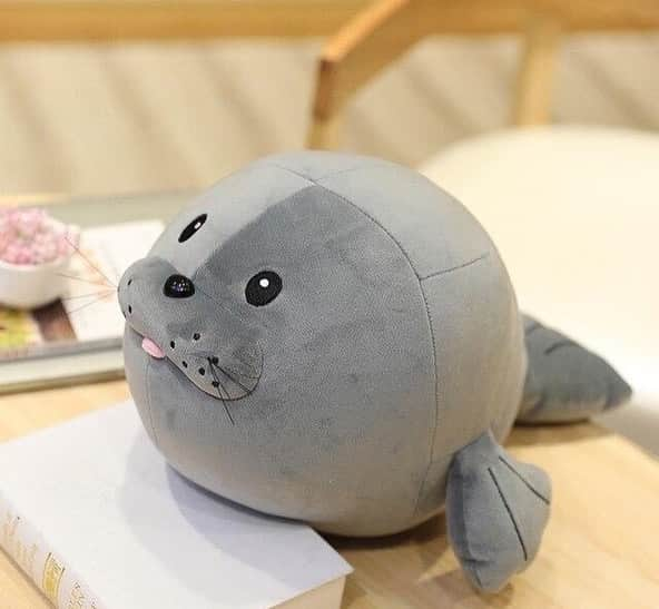 animalsさんのインスタグラム写真 - (animalsInstagram)「Our friends from @round.seals are having a Black Friday sale! 🥰  Use code 'round10' to save an extra 10%! 🦭   That’s 70% of ALL products 🥳🥳  They have so many new seals! 🦭   Order now in our bio @babyanmlpics 👉👆  #present#blackfriday#sale#sales#gift#seal#seals#ocean#naturephotography」11月28日 8時43分 - babyanmlpics