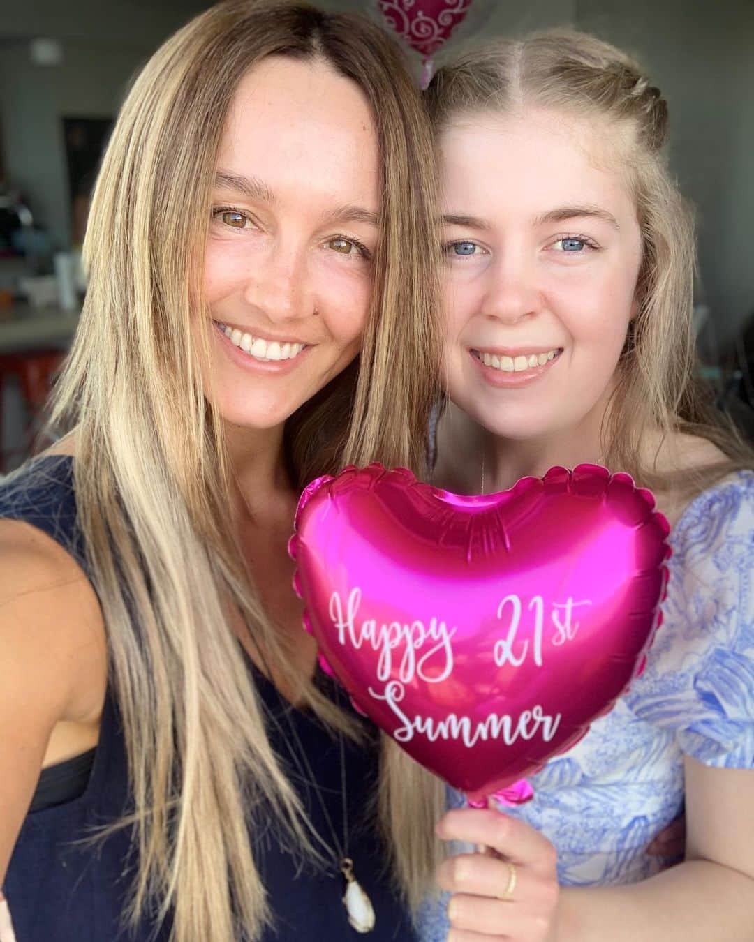 シャーニ・ヴィンソンのインスタグラム：「Happy 21st Birthday to my sweet, kind, caring, loving, sensational cousin @summer_s_vinson 💖」
