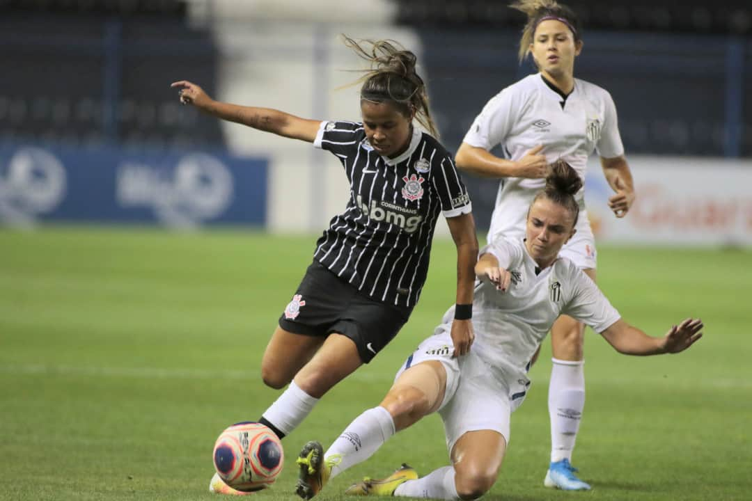 コリンチャンスさんのインスタグラム写真 - (コリンチャンスInstagram)「CLASSIFICADAS!⠀ ⠀ O @corinthiansfutebolfeminino garantiu a vaga na semifinal do @paulistaofeminino após ser superado por 2 a 0 no jogo de volta das quartas, tendo vencido na ida por 5 a 2. A data da próxima partida ainda será definida pela FPF!⠀ ⠀ 📸 Rodrigo Coca/Agência Corinthians⠀ ⠀ #RespeitaAsMinas ⠀ #VaiCorinthians」11月28日 9時09分 - corinthians