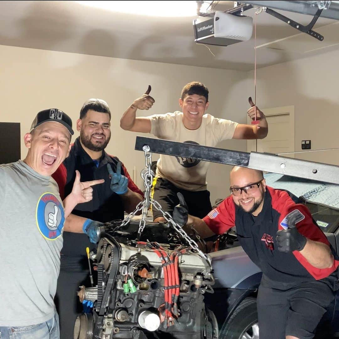スティーブのインスタグラム：「What should we do with the 4age engine on the Hachiroku? Build it or leave it? Subscribe to my YouTube StevesPOV to follow the Hachiroku project!! Link in bio  #ae86 #hachiroku #toyotacorolla with  @ivansperformanceshop  4ageエンジンをビルトしたほうがいい？変えた方がいい？　スティーブ的視点のユーチューブチャンネル登録をよろしくお願いします。」