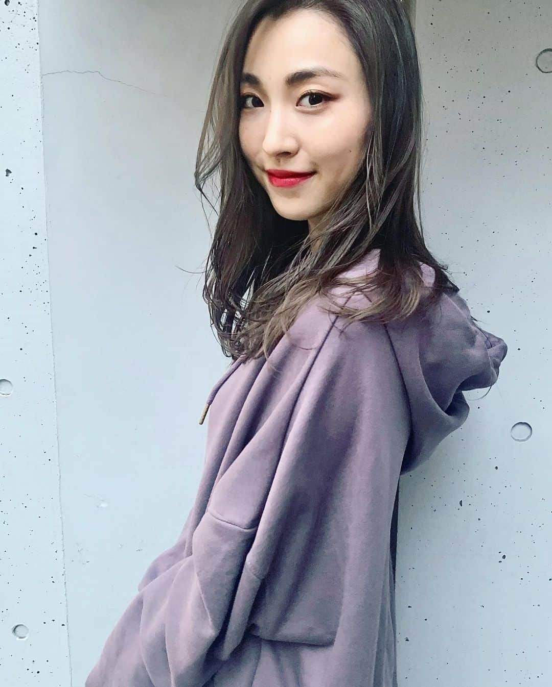 鈴木友梨耶さんのインスタグラム写真 - (鈴木友梨耶Instagram)「にゅー  おはよ  #hair #hairstyle #haircolor #ちょっと前に #行きました #色落ちも楽しめるカラー #skyresort」11月28日 9時50分 - yuriyasuzuki_828