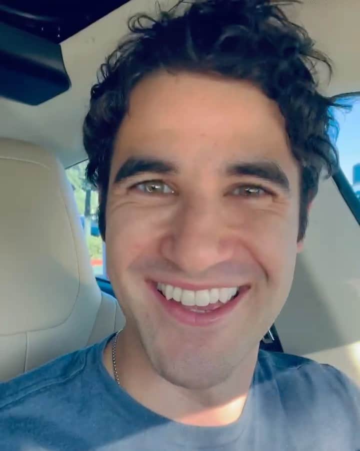 のインスタグラム：「DEC•AID is comin’ atchya tomorrow 11/28 at 1pm PST.   To celebrate 10 years since Blaine showed up in the Gleeverse, I wanted to raise some💰with none other than a livestream concert!   And I ain’t makin a CENT- all net proceeds are going to some amazing organizations!  So as the holidays bring this insane year to a close- please join me in giving some glee back to the world!」