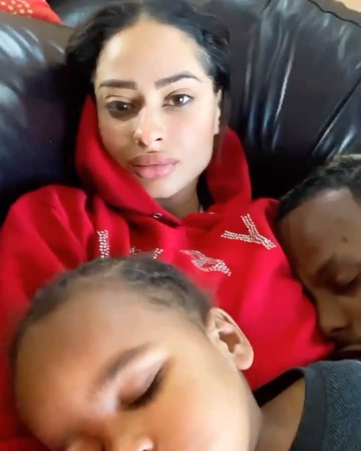 Tori Hughesのインスタグラム：「The Boys 😩😴🖤」