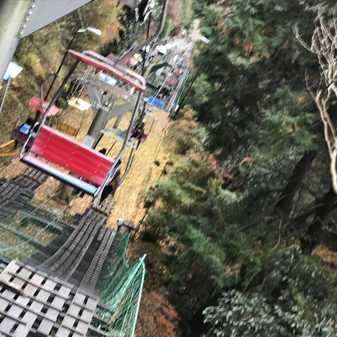 濱田将充さんのインスタグラム写真 - (濱田将充Instagram)「先日休みのみんなで高尾山🍁 団子やお猿さんやら寄り道しながら山頂まで。 行き当たりばったりすぎて時間配分がめちゃくちゃになる感じが、とても良い紅葉散策になりました。 紅葉の写真まったく撮ってなかった。 次はもっと早起きして、またいい季節に。」11月28日 15時47分 - masamichihamada