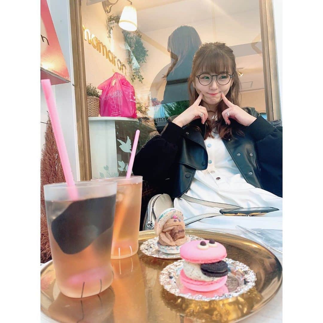 長谷川かすみのインスタグラム：「この前のカフェ☕️  グラスが猫ちゃんの足だったり、ストローがハート形だったり、可愛いに溢れたお店でした😌 女子力上がった気がする🤔笑  @mamarontokyo   #新大久保カフェ #マカロンのお店 #可愛いカフェ」