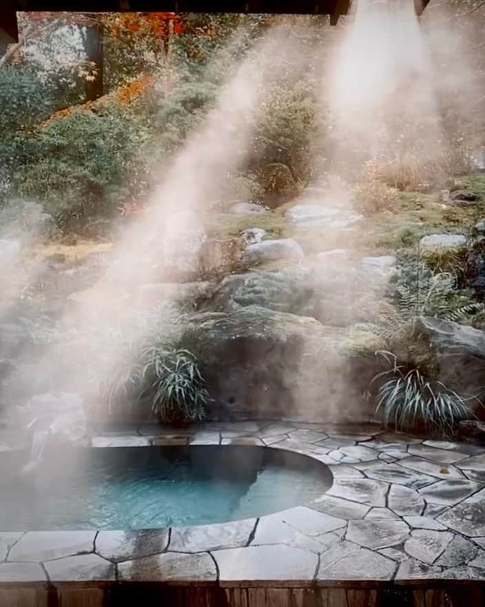 Manamiのインスタグラム：「Family trip to Hakone♨️ 11年連続の毎年恒例母娘旅、 今年は初めての国内で箱根へ😌 とにかくのんびり、ゆっくり過ごしました♨️ お部屋の露天風呂も、お部屋で頂くご飯も 岩盤浴も最高でとっても素敵な宿だったから、 2泊すればよかったなぁ🥺💕  今回もGo to Travelありがとうございます☺️🙏🏽✨」
