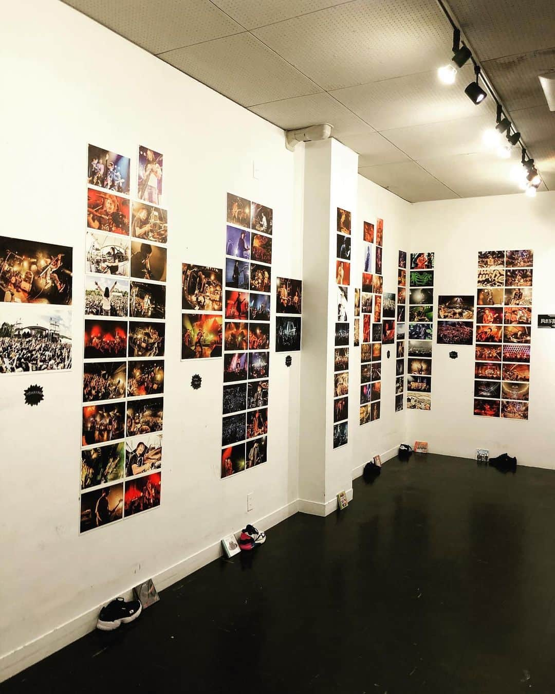 橋本塁さんのインスタグラム写真 - (橋本塁Instagram)「【岡山サウシュー写真展&STINGRAY限定ショップ３日目オープン！】今日明日は週末イベント盛り沢山！今日明日11-15時でラッコさんがかぐや餅(真備名物の飯取物語が餅に乗った絶品グルメ！)&飯取物語販売！(ラコスの物販も！)岡山問屋町バランス横展示場(北区問屋町26-106)にてコロナ感染防止対策してお待ちしてます！僕はずっと居ます！買い物がてらに是非！21時からは城下の新世界でノーチャージの2時間ソロDJイベも是非！  #広島 #袋町 #袋町公園 #写真展 #サウシュー #stingray  #水玉　#スティングレ #ラコスバーガー #飯取物語  #かぐや餅 #seek #candystripper #adidas #voo  #oneokrock #ストレイテナー #NCIS #thebawdies #FBY #lowiq01 #thebackhorn  #hawaiian6」11月28日 11時26分 - ruihashimoto