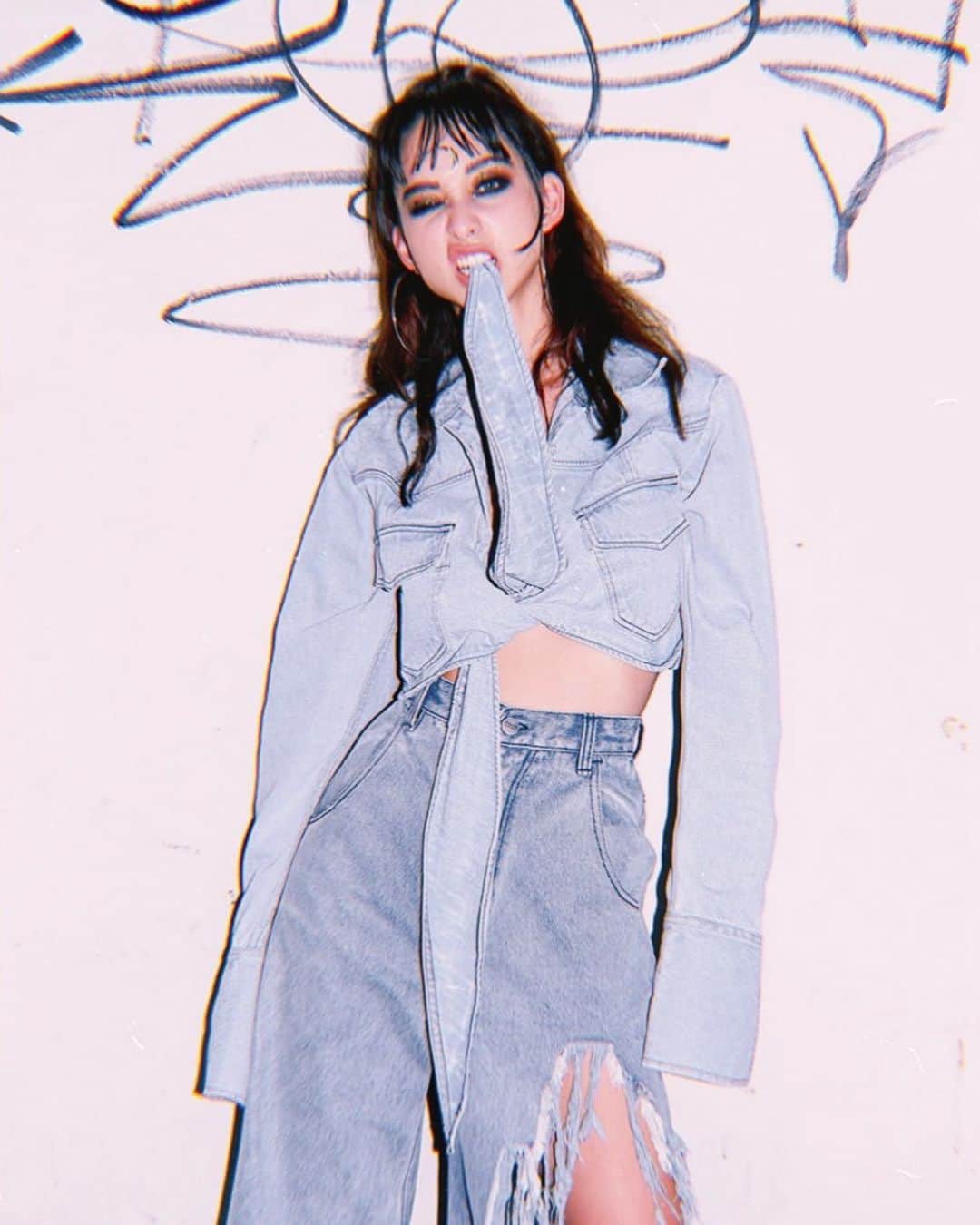 のインスタグラム：「MICRO shirt DAILY DOSE jeans  At 𝐏𝐎𝐍𝐘 𝐒𝐓𝐎𝐍𝐄 @centralworld  𝐕𝐈𝐀 line @ponystone  #ponystone」