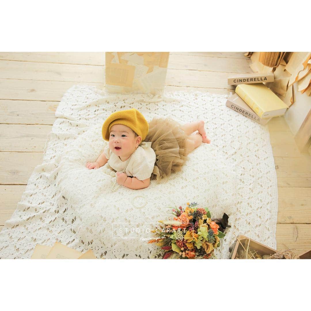 スタジオキャラット奈良大宮通り店のインスタグラム：「⇨ #kids_japan_ootd ☺︎♩*＊ . . かわいい♡ . 泣かずによく頑張りました☆ . . . .  #スタジオキャラット奈良大宮通り店 #奈良フォトスタジオ #カメラ#スタジオ#ベビーフォト#キッズフォト#キッズスタジオ#七五三#100日祝い#お宮参りフォト #マタニティ #成人式 #753#photostudio#camera#photographer #l4l#キッズコーデ#スタジオキャラット#フォトスタジオ#写真館#奈良#奈良フォトスタジオ #写真好きな人と繋がりたい#ファインダー越しの私の世界#キッズファッション#カジュアルフォト#おしゃれフォト#自然光撮影」
