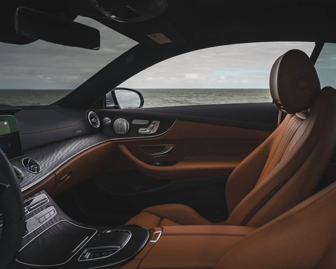 メルセデス・ベンツさんのインスタグラム写真 - (メルセデス・ベンツInstagram)「Accelerates the pulse while simultaneously calming you down. Let the interior of the new E-Class Coupé spoil you. Comfort features such as the intelligent ENERGIZING packages create a feel-good zone that adjusts perfectly to you.  📷 via @mercedesbenzusa  #MercedesBenz #Eclass #Coupe #Mercedes #Benz」11月28日 12時00分 - mercedesbenz