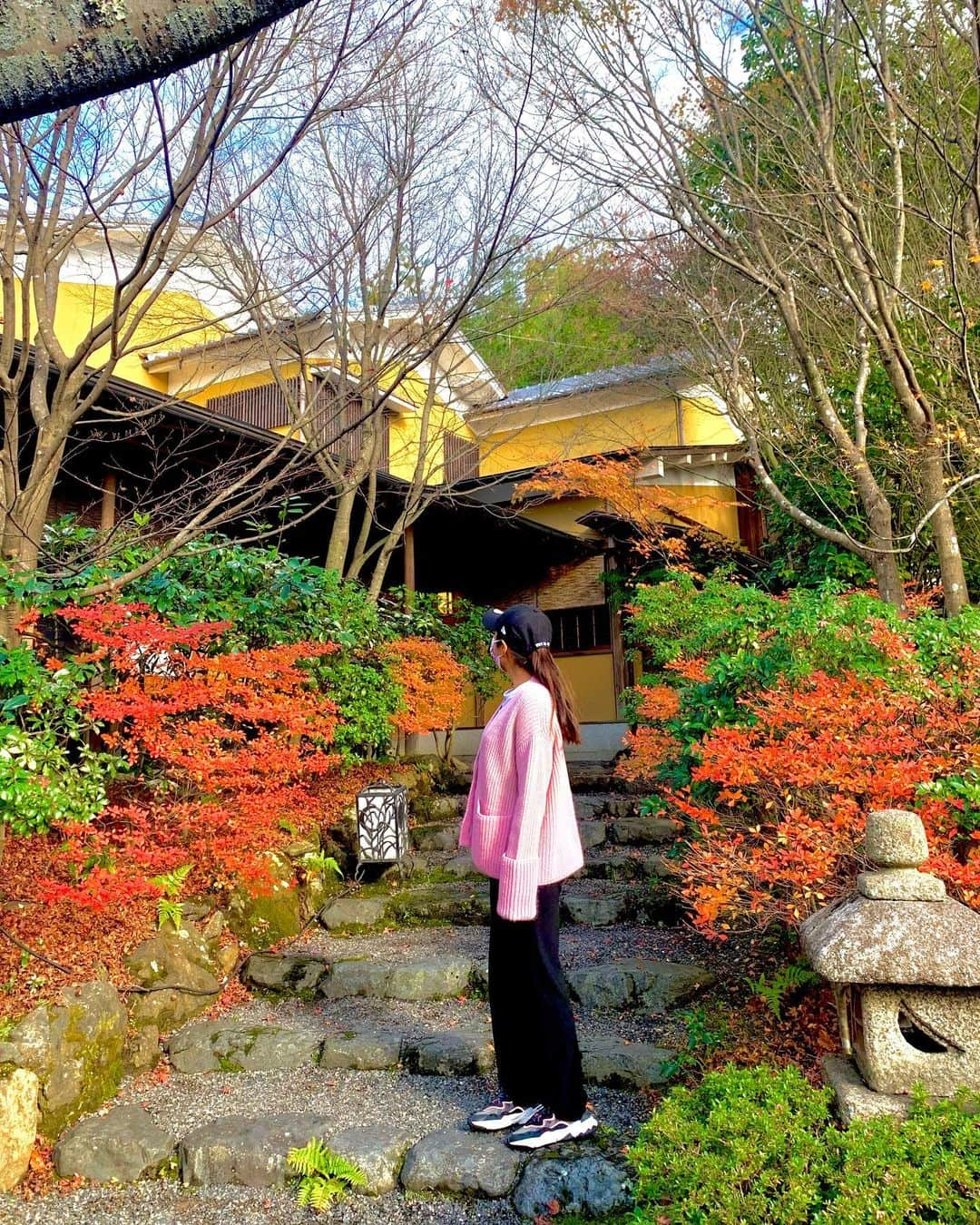 イ・ボミさんのインスタグラム写真 - (イ・ボミInstagram)「- KYOTO 🍂🍁❤️ ステキなくるまにのって　おいしいものを たくさんたべて　カッコイイHUBLOTまで あるきまわれなかったのが　ざんねんです😢 #松山閣 #bmw3 #hublot」11月28日 12時04分 - bomee.lee