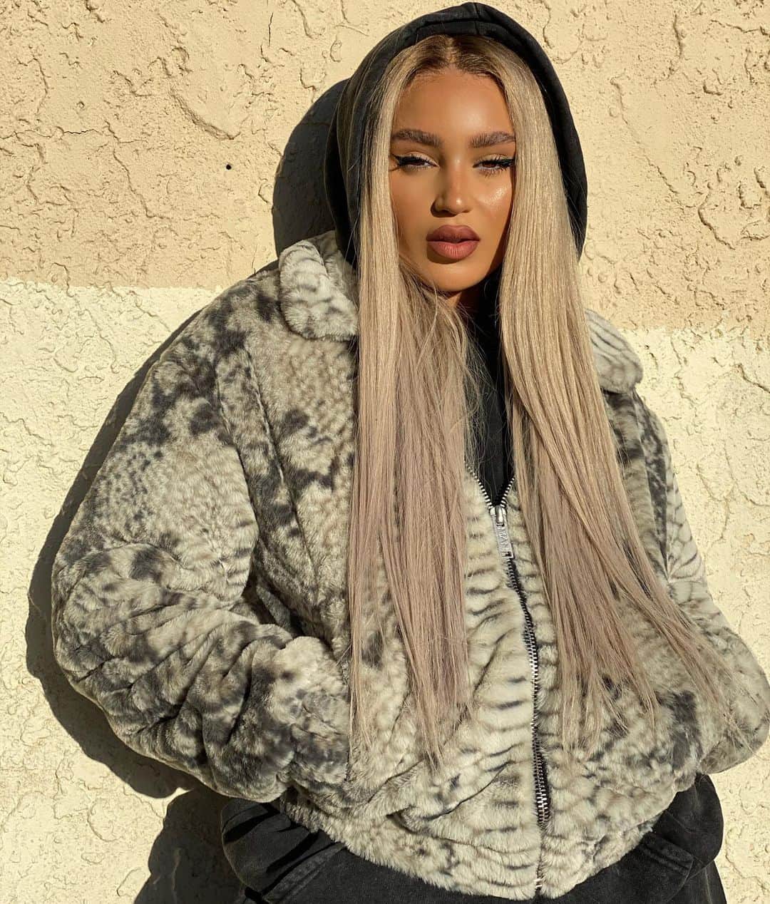 のインスタグラム：「@boohoomanoofficial Black Friday sale is live 🌟🖤」