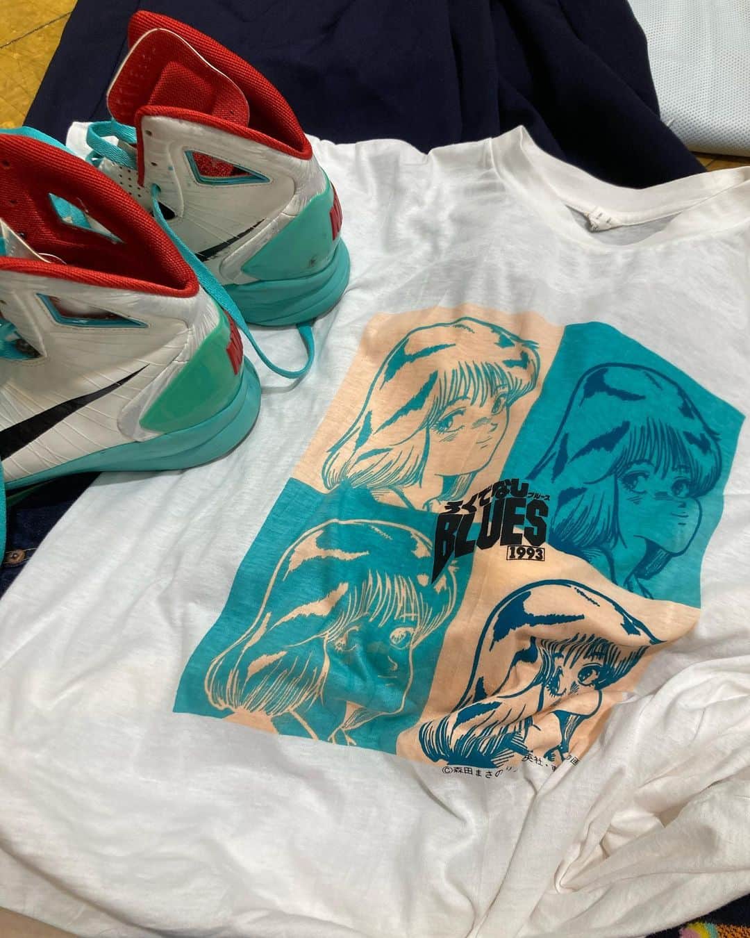 山田義孝のインスタグラム：「🏀🏀🏀 密かな色合わせ。 #ろくでなしブルース  @jyuyonsai」