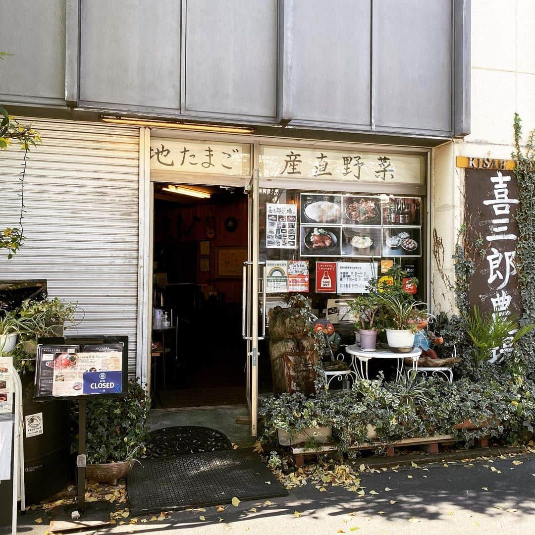 長江里加さんのインスタグラム写真 - (長江里加Instagram)「🥚🍚 TKGたらふく食べたい〜！ って事で調べてすぐ出てきた #喜三郎農場 さん😋 いろんな卵があって楽しい…… 全部美味しかった…… 卵かけご飯ってなんでこんなに美味しいの……… とくに驚いたのが “ゆずたま”が本当にゆずの香りがして 初めての出会いで楽しかった😫💓 七味かけたり明太子混ぜたりなどして楽しみました♪ 5杯(全種類)食べました🍚🍚🍚🍚🍚 友達はプリンも頼んでた！ 卵の味が強くてすっごいとろけて美味しいぃぃぃぃって言ってた♡ 日本の文化TKG、最高。 卵、最高。 #千石 #千石グルメ #卵かけご飯食べ放題 #TKG食べ放題」11月28日 12時30分 - o_rikachi_o