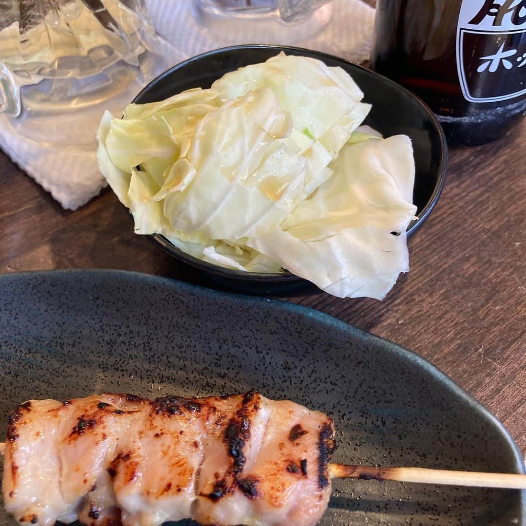 佐藤竜雄のインスタグラム：「病院よりようやく帰還。ランチはどこもいっぱいなので昼飲みに変更。 #高円寺 #ホッピー  #経過観察は続く #右上腕骨近位端骨折」
