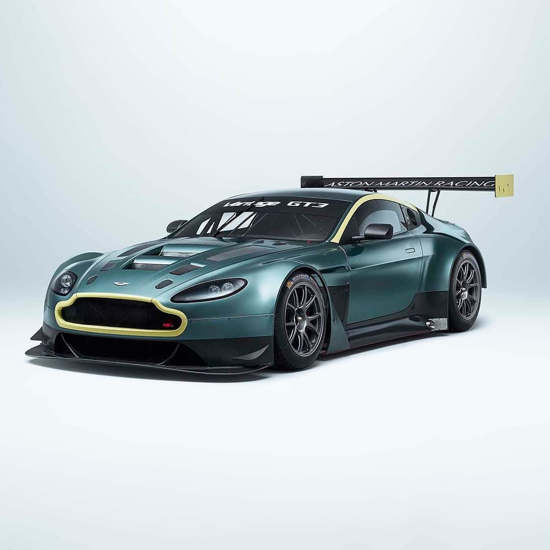 HYPEBEASTさんのインスタグラム写真 - (HYPEBEASTInstagram)「@hypebeastcarclub: @astonmartinlagonda is celebrating its phenomenal success on the track over the past two decades with the new Vantage Legacy Collection. All based on the V8 Vantage road car of 2005, the trio offered includes a Vantage GT4, a V12 Vantage GT3, and a V8 Vantage GTE. Find out more about each model via the link in bio.⁠⠀ Photo: Aston Martin」11月28日 13時01分 - hypebeast