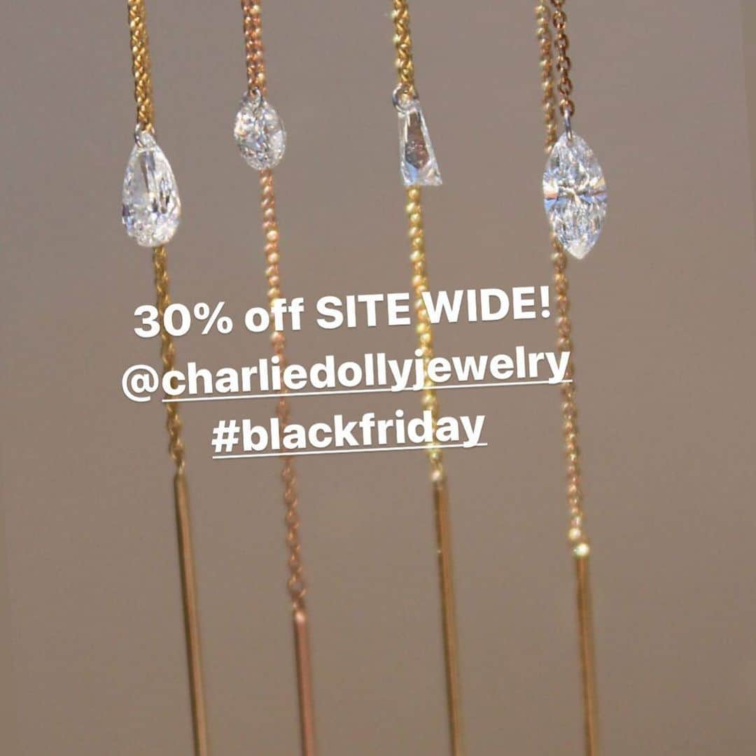 レベッカ・ローミンさんのインスタグラム写真 - (レベッカ・ローミンInstagram)「30% OFF SITE WIDE!  @charliedollyjewelry #blackfriday」11月28日 13時13分 - rebeccaromijn