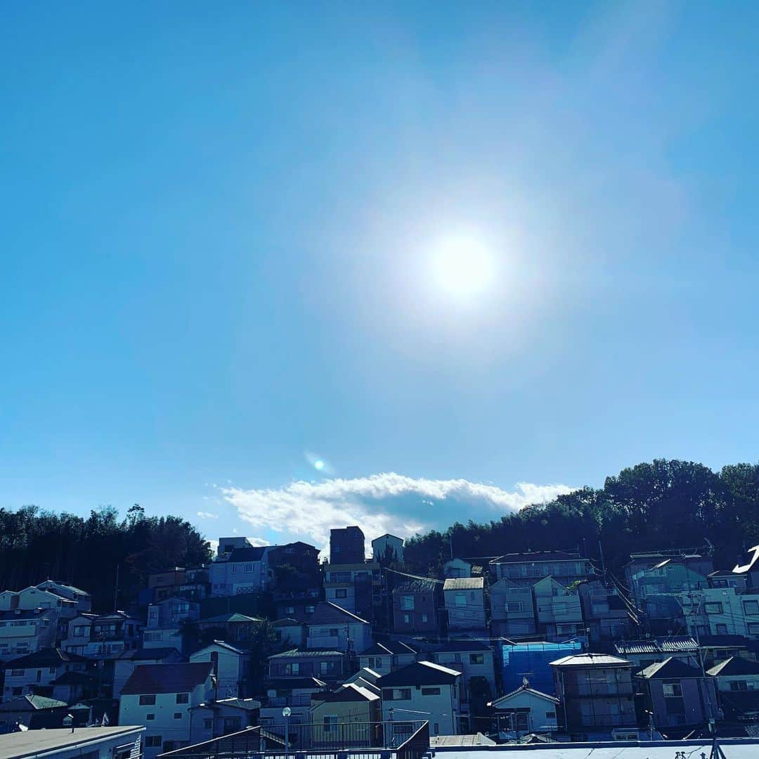 岩崎慧さんのインスタグラム写真 - (岩崎慧Instagram)「本日の雲めちゃええ。  #作業部屋からの風景」11月28日 13時15分 - iwasakikei