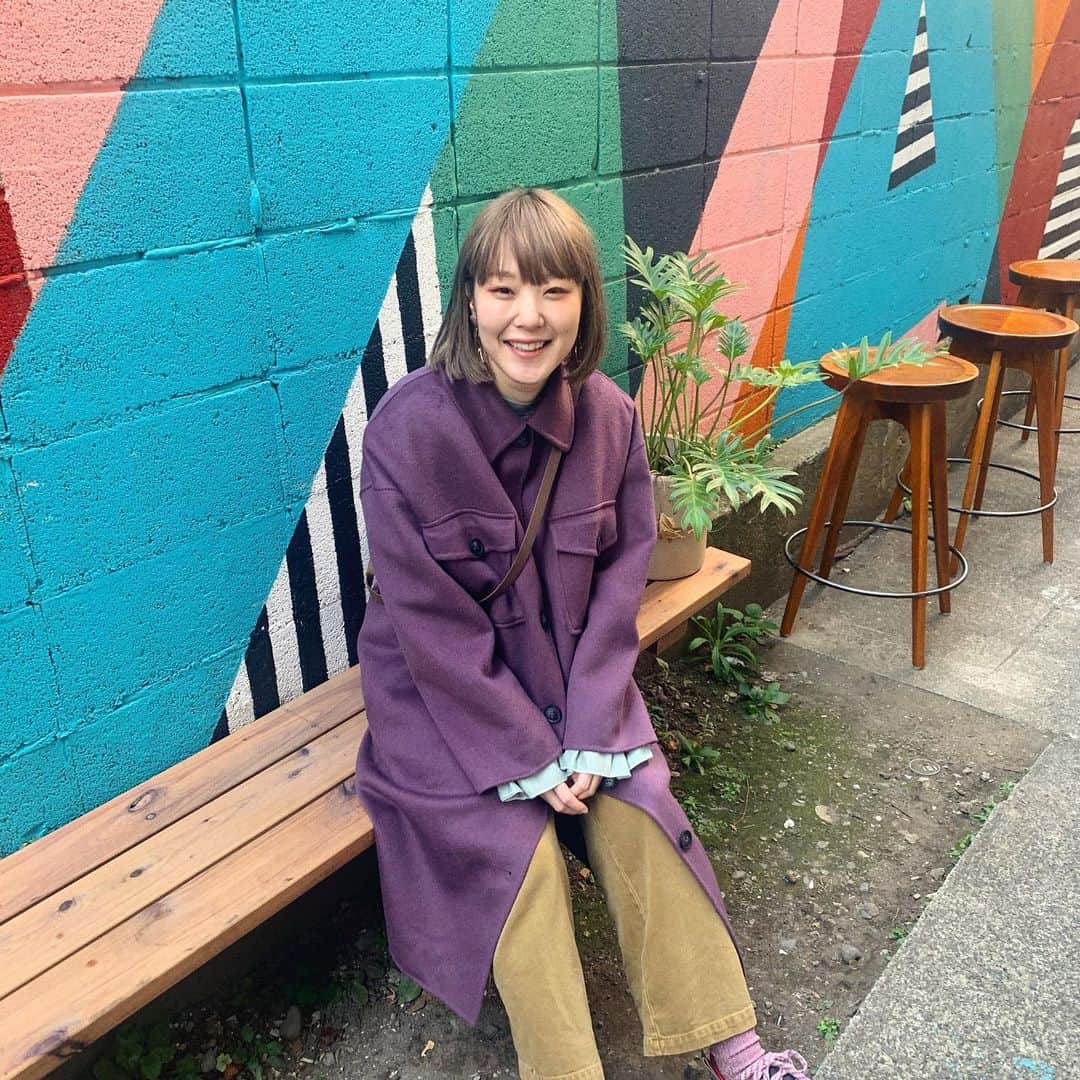 おかもとえみのインスタグラム：「最近全然写真あげてなかったー！ 先日フリマの時みこちゃんがとってくれた(@mico_sis )午前中の写真🤳」