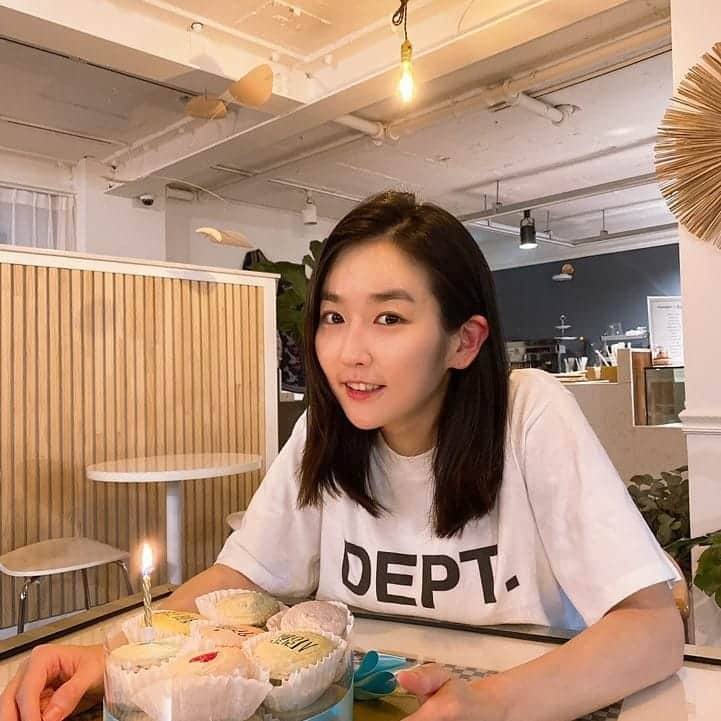 アン・ミナのインスタグラム：「감사, 사랑🙏 너무 늦게 올립니다🎂.」