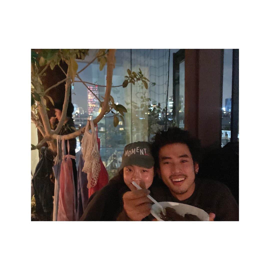 journaleatripさんのインスタグラム写真 - (journaleatripInstagram)「sound blow no.4 himi giving  音ってすごーいなぁ。 たくさんの要素を含んだ音の粒子が 空気にのってすっぽり全身に入りこんで いつのまにか音に浸かっている。  あくる日もさらにいい浸かり具合。 漬け音 美味音 ヒミ音  人間も場所も大喜び。 有難う。  #thanksgivingbox#eatripsoii #eatripseedclub#soundblow #桐島農園生姜#中里農園生姜」11月28日 13時35分 - eatripjournal